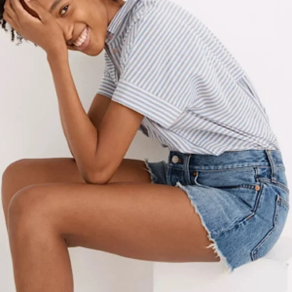 “NEW” Madewell Relaxed Denim Short - Picture 2 of 9